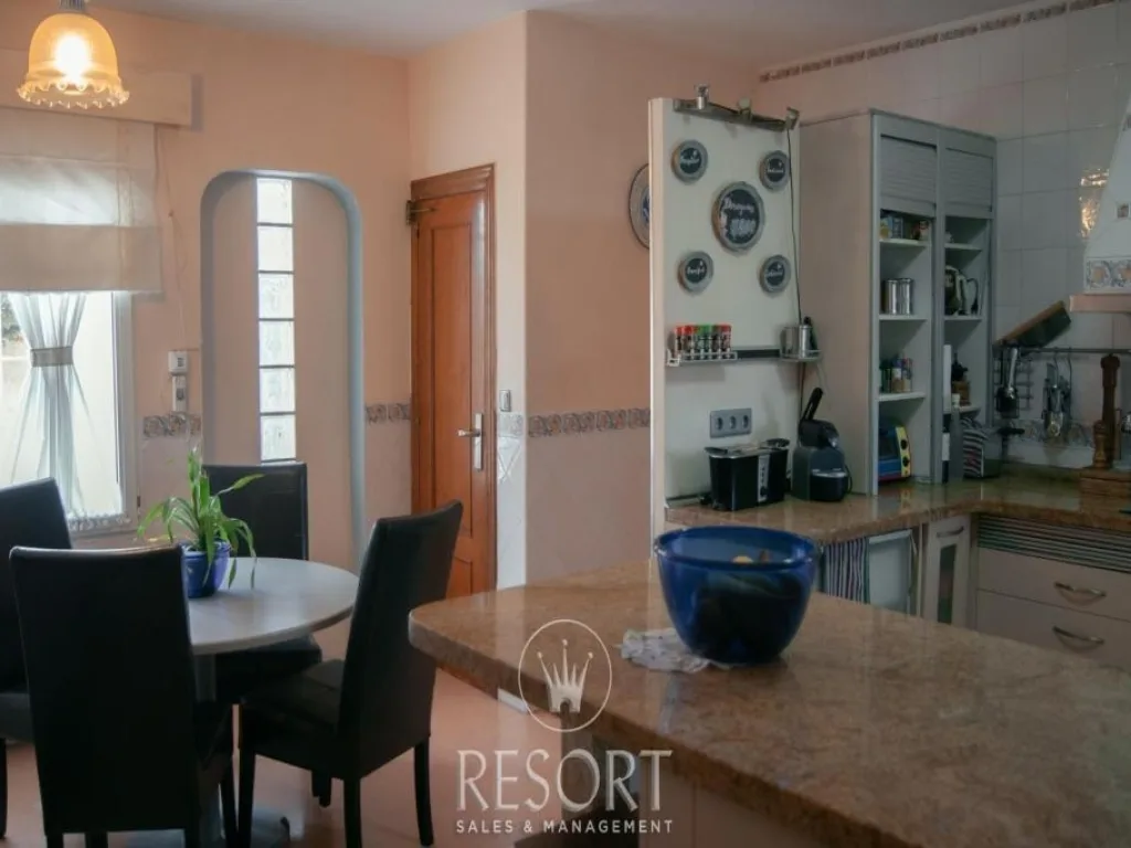 Chalet mar rojo for sale 60e5619179f6d