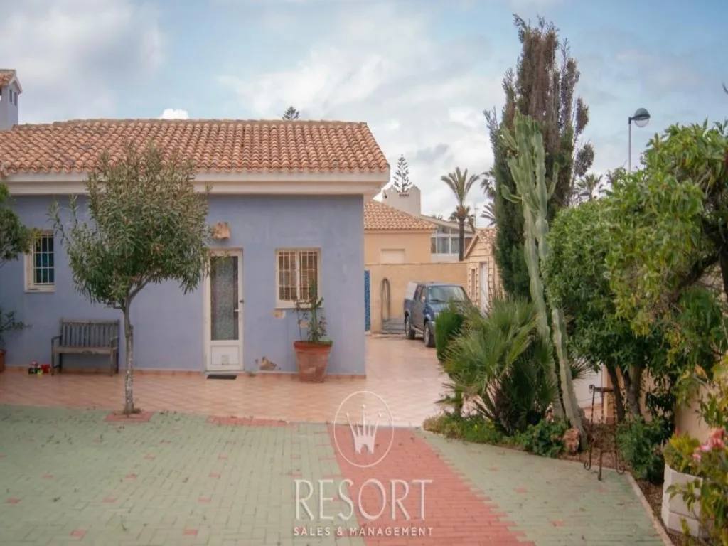 Chalet mar rojo for sale 60e561954ac71