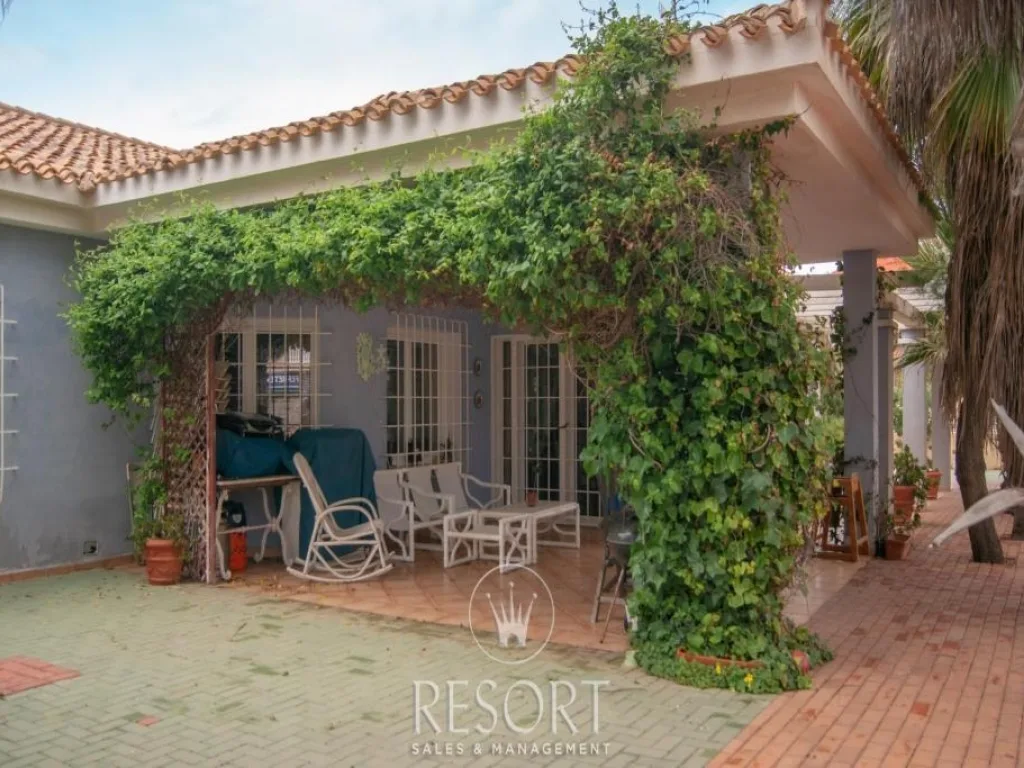 Chalet mar rojo for sale 60e5619669343