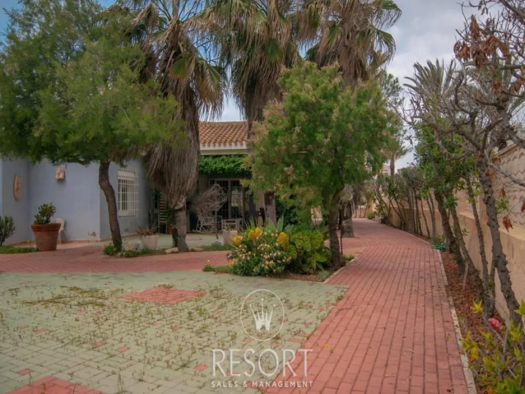 Chalet mar rojo for sale 60e561970526c