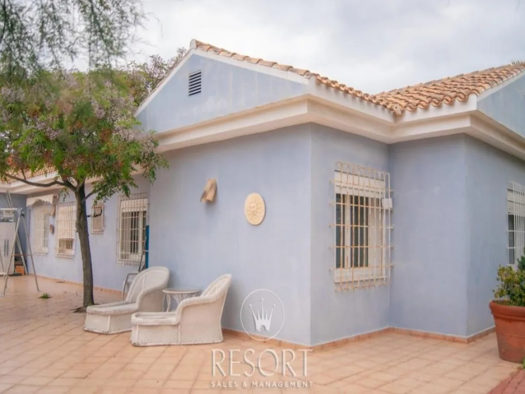 Chalet mar rojo for sale 60e56197dd39e