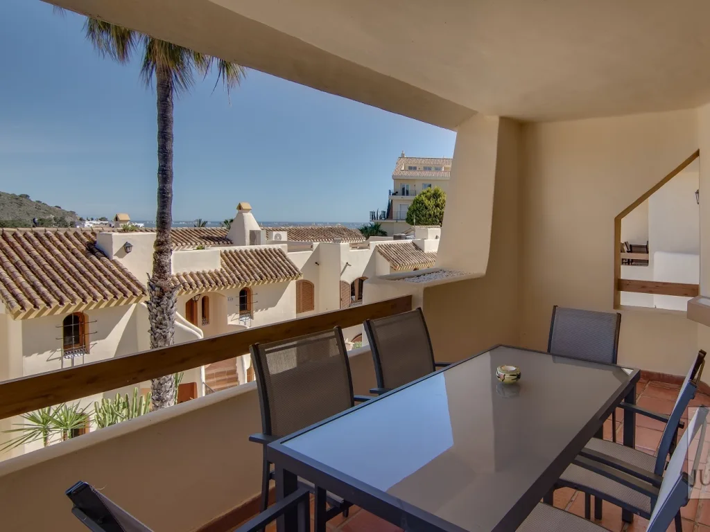 La Quinta Balcony 1938x1000 mtime20180503153712