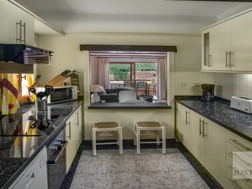 La Quinta Kitchen 1938x1000 mtime20180503153802