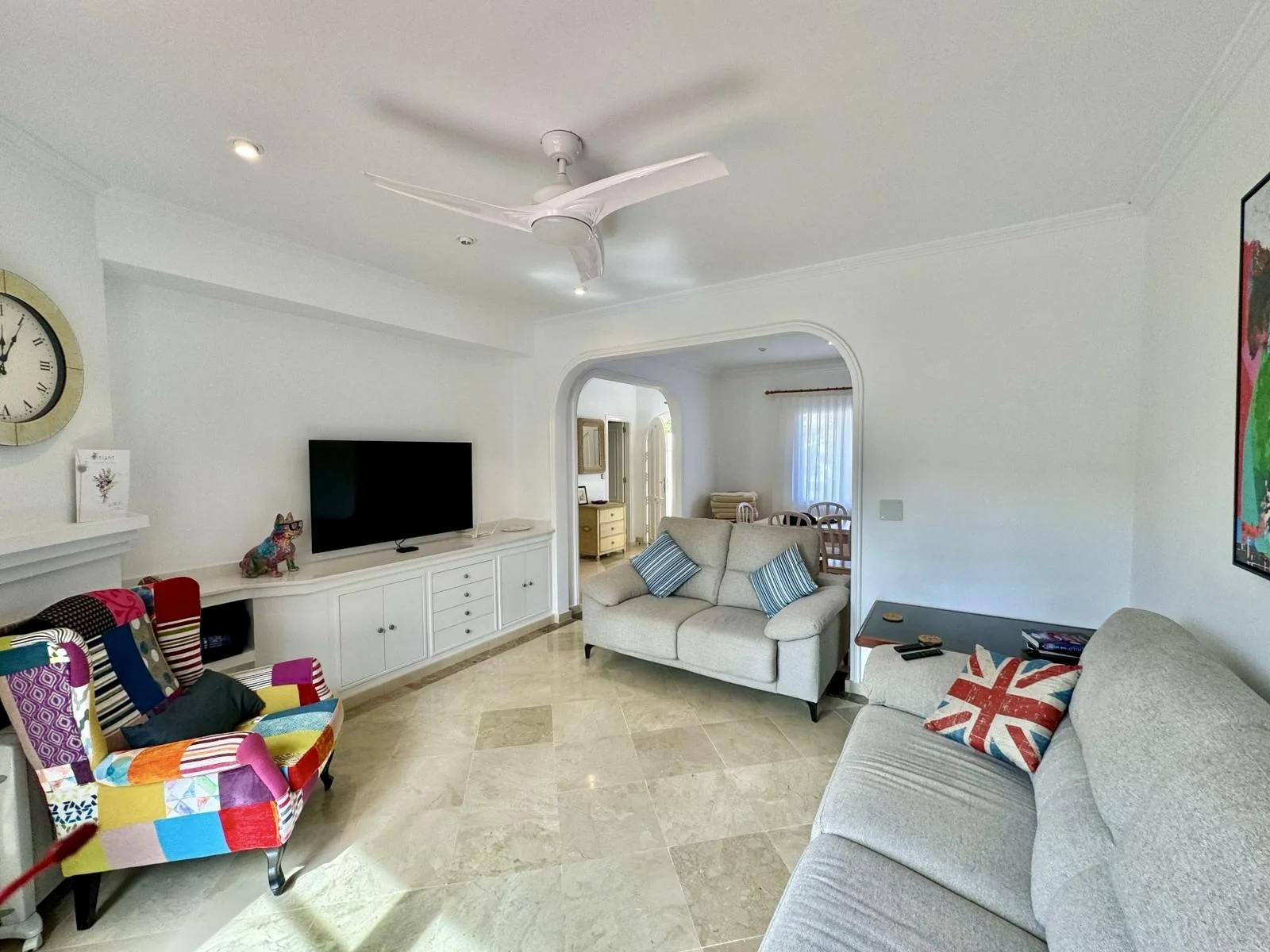 LB5 Lounge b