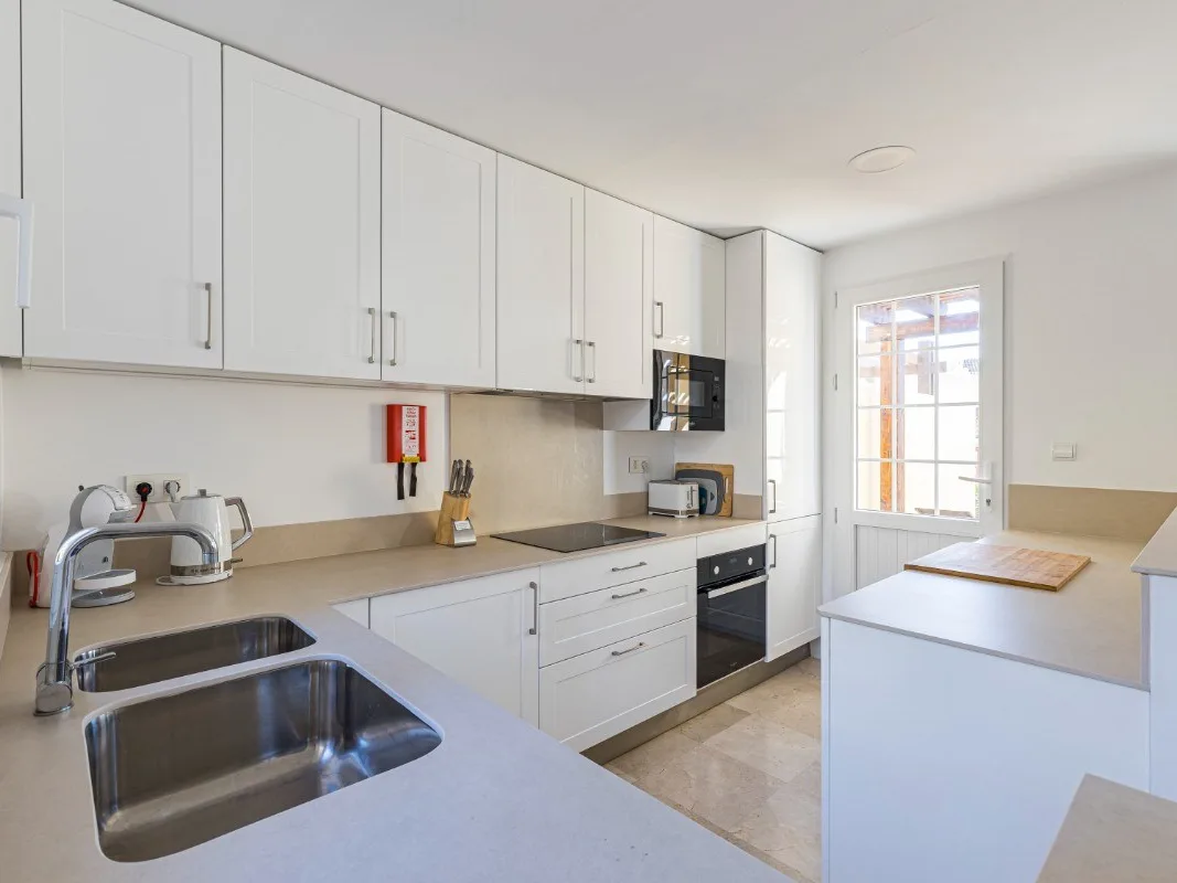 16 Kitchen LB70