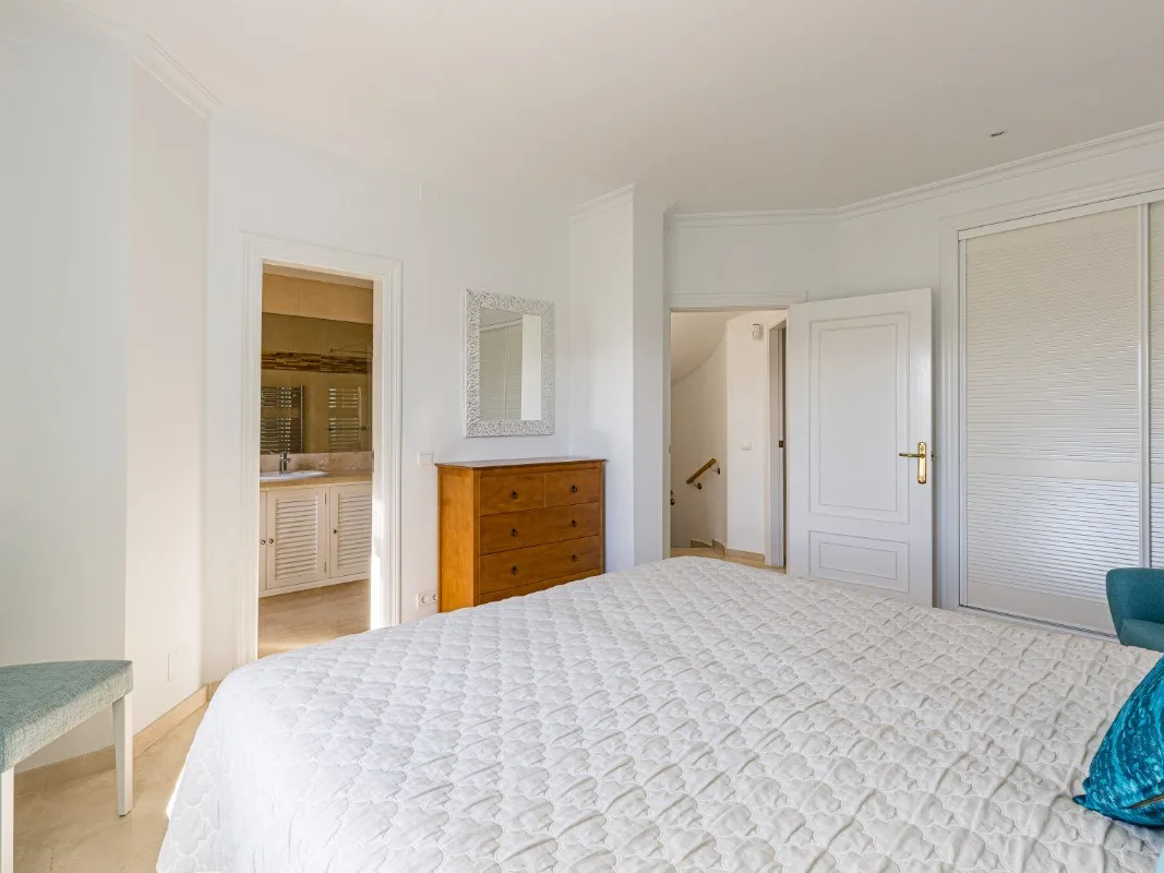 7 King Bedroom LB70