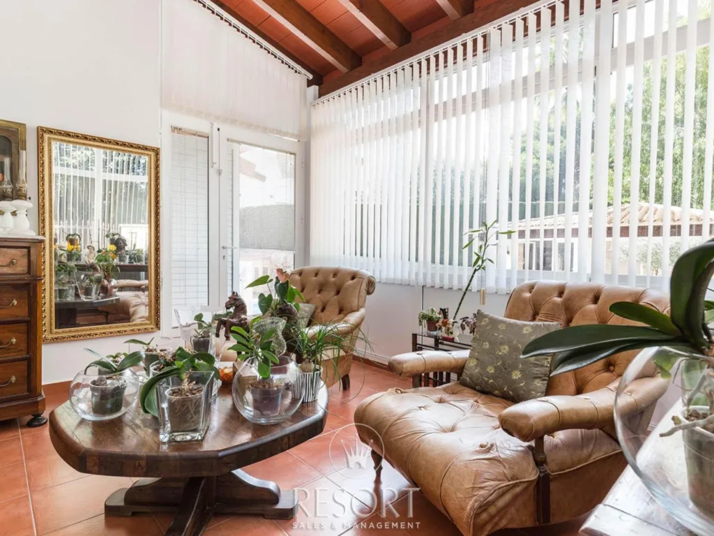Las brisas 94 for sale 634ea496f211a