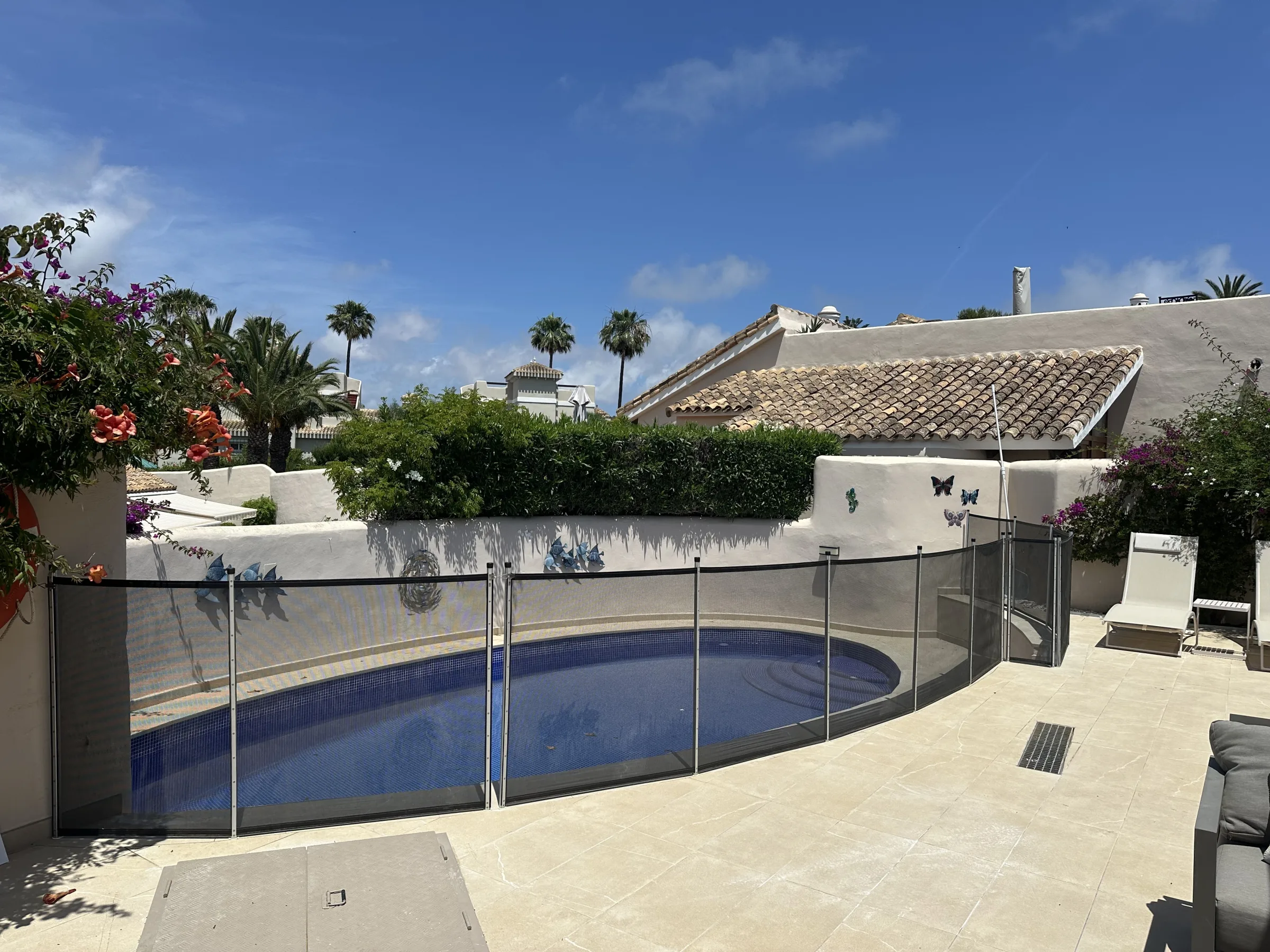 LH12 NEW pool with fence