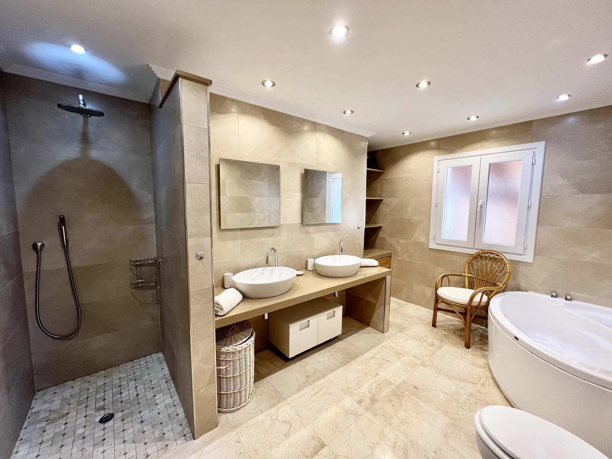 LH17 Master bathroom mtime20230511125224