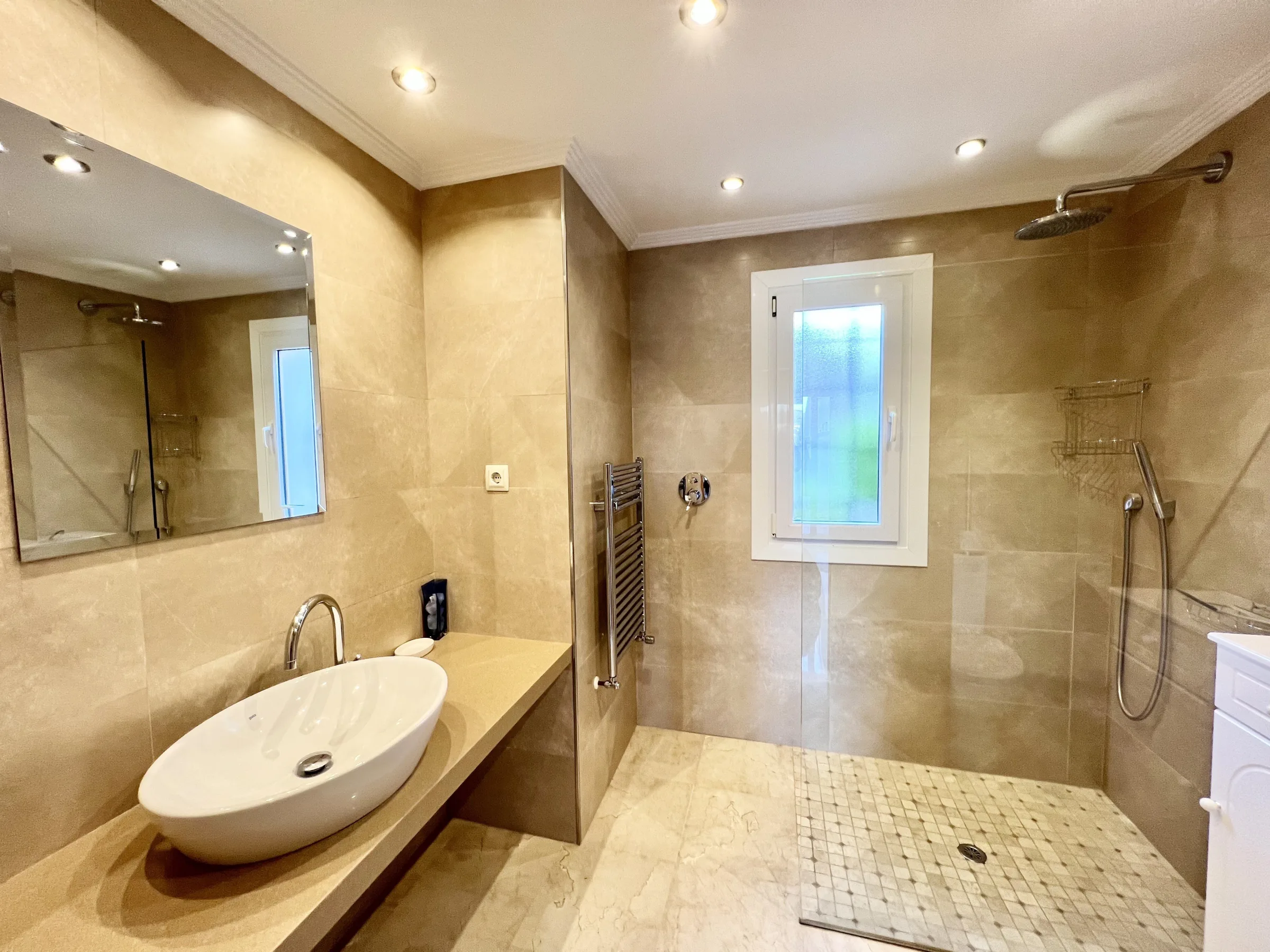 LH17 bathroom 2 mtime20230511125210