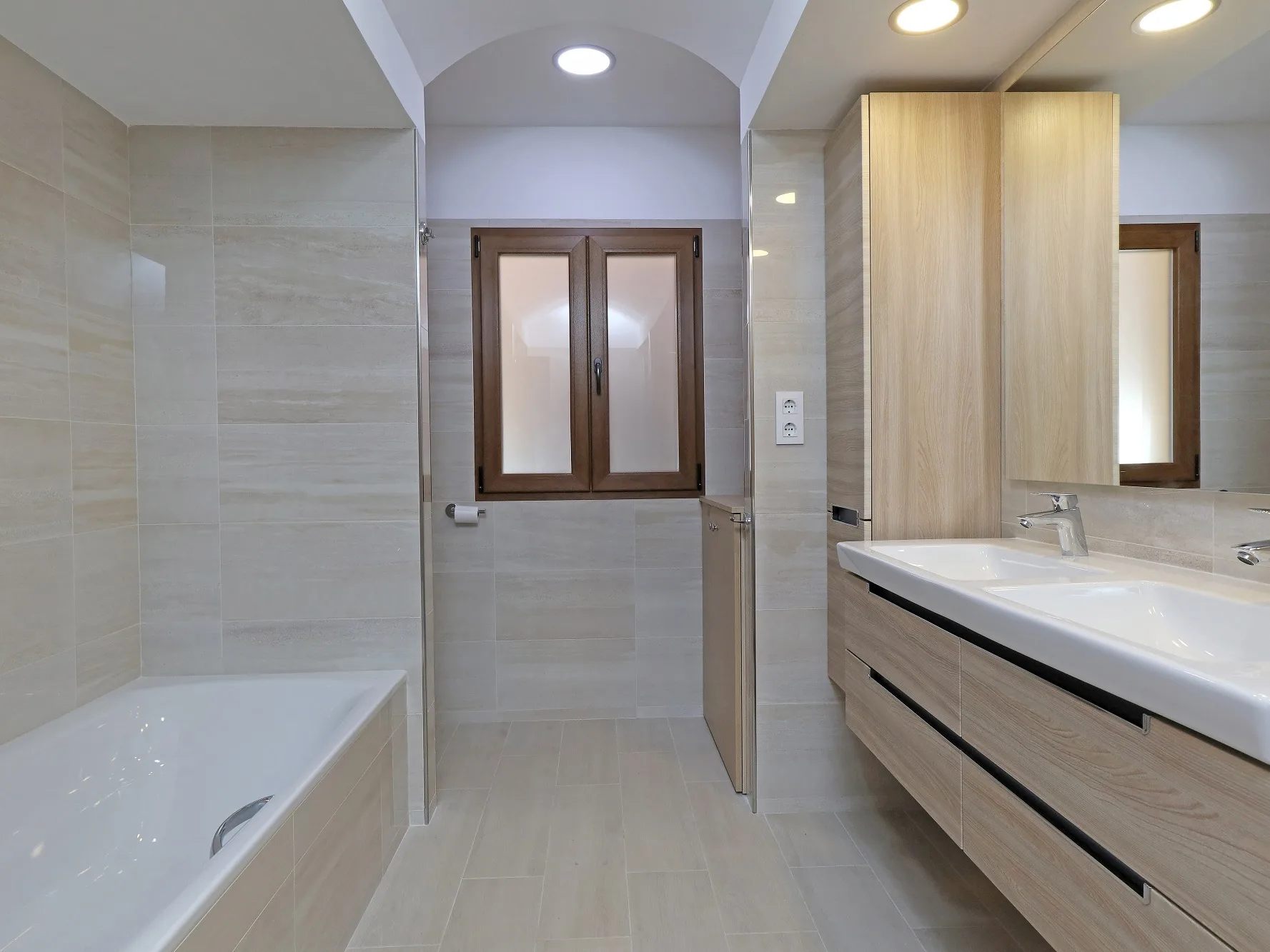 La Cala Bath 2 mtime20190305151151