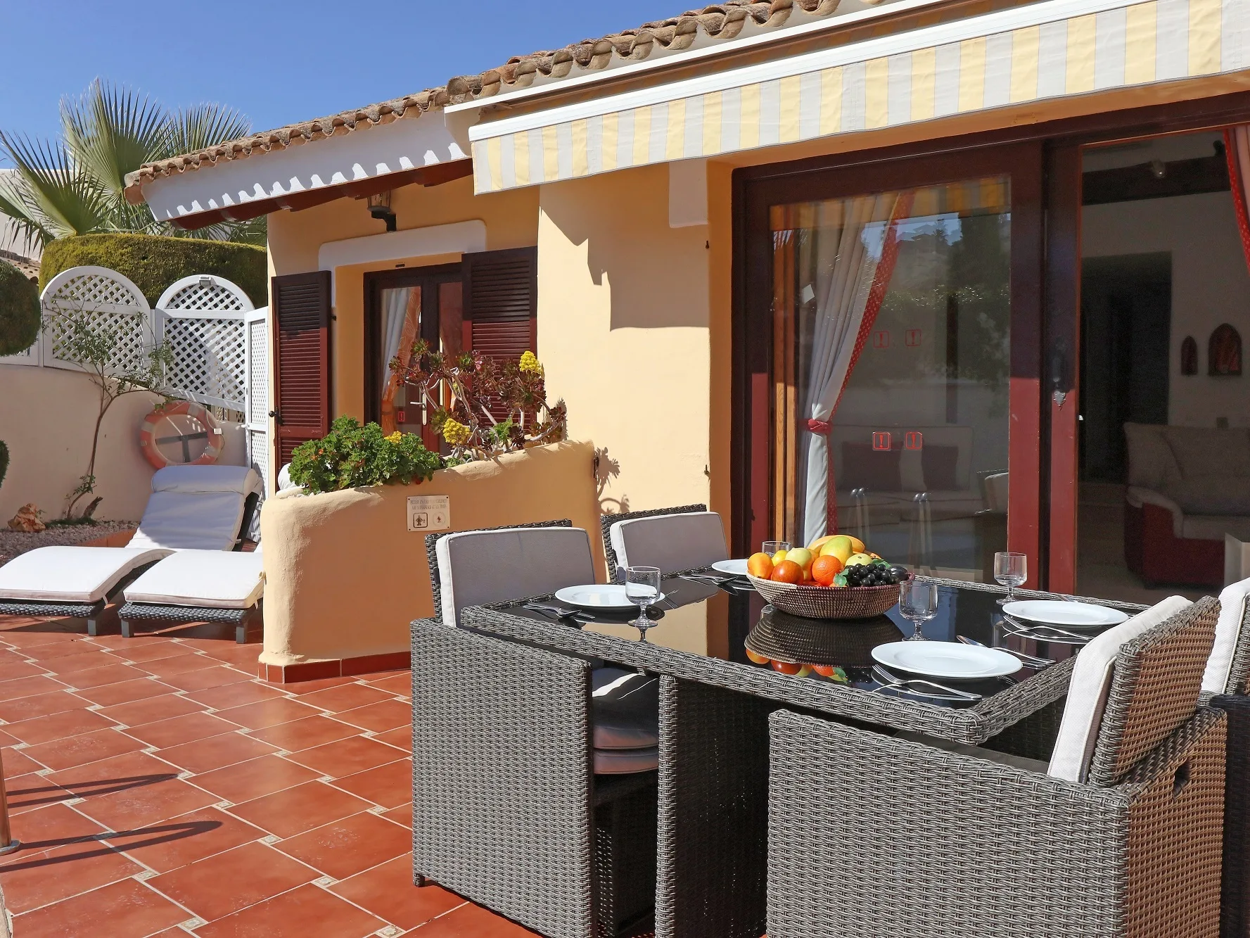 La Cala Outside Dining 1 mtime20190305151329