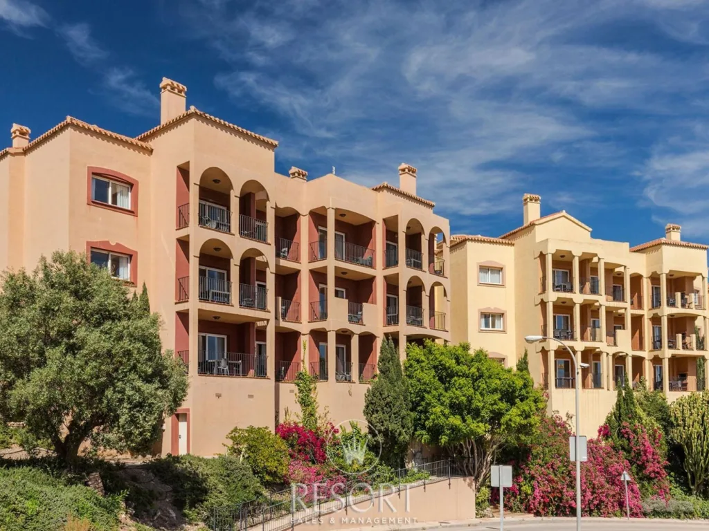 Las lomas 687 688 for sale 645115956c1ad