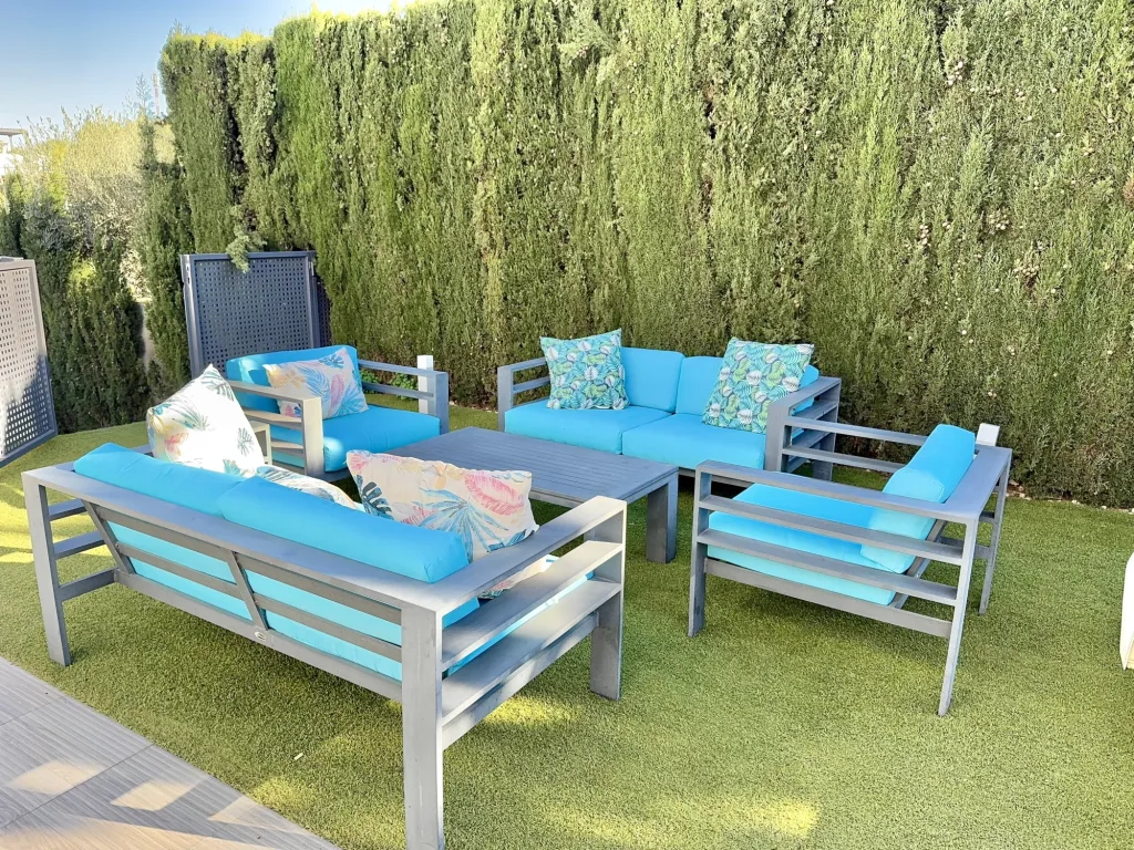 MIM18 outdoor seating 2024