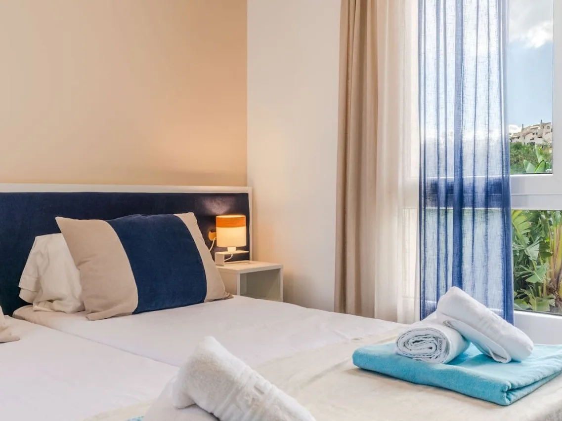MIM19 Bedroom blue a