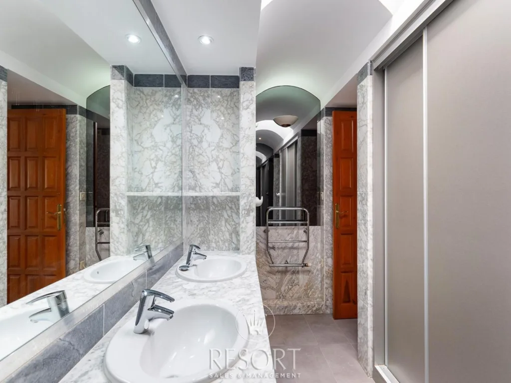 Las palmeras 22 for sale 68ba8c5b37399