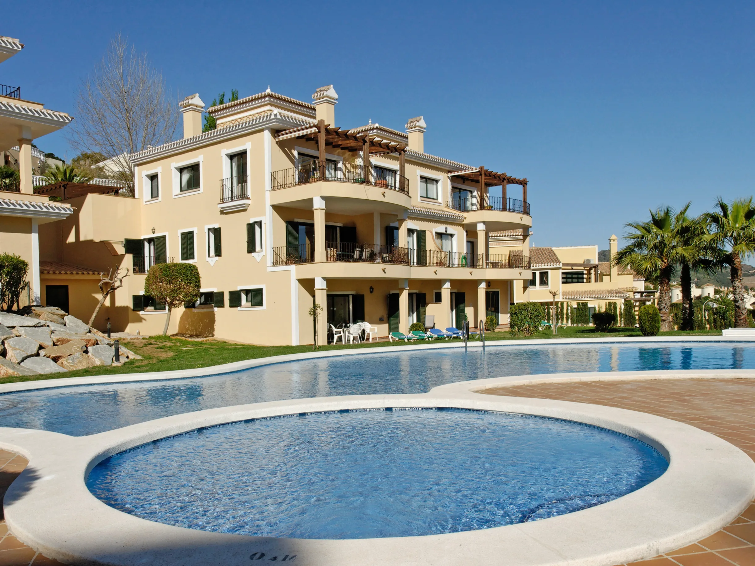 LT3 Pool