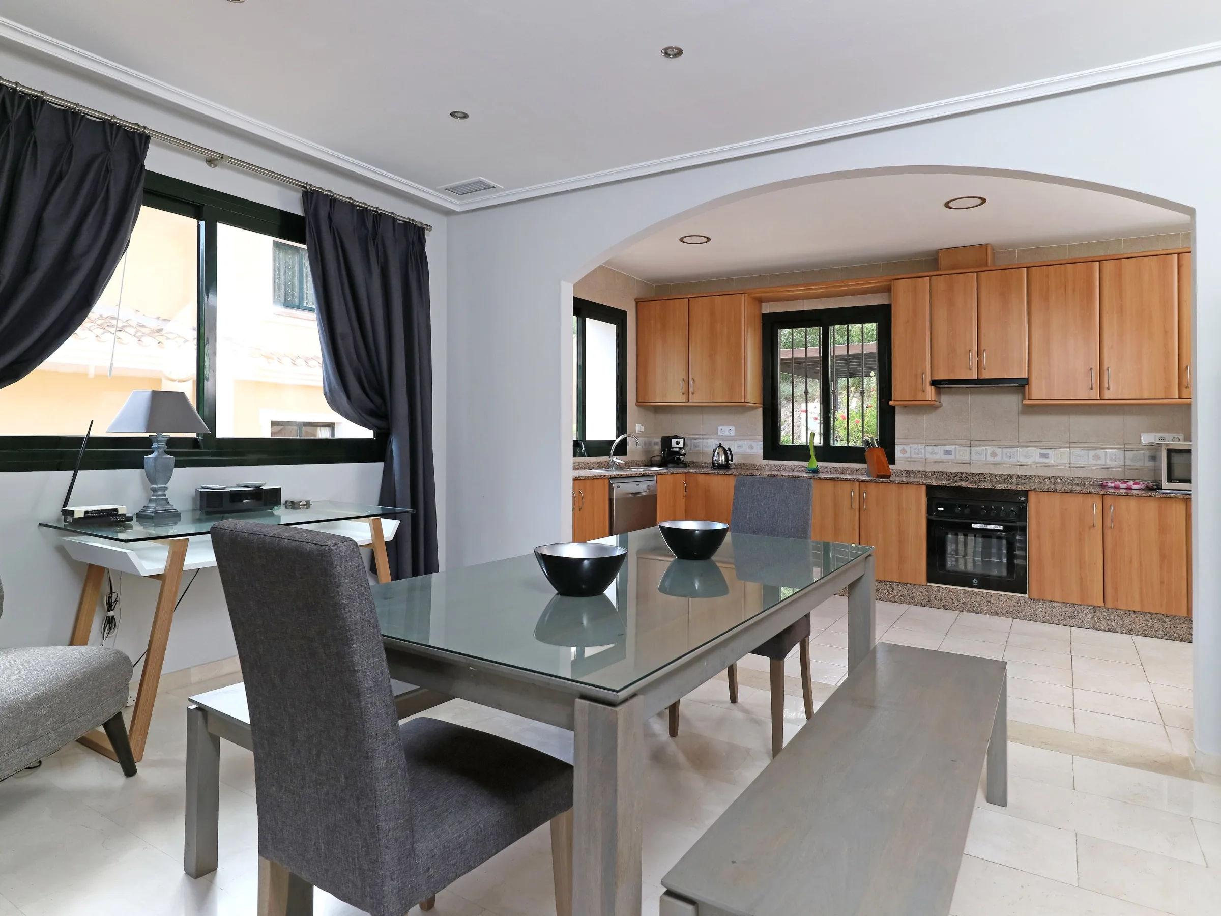 LT3 Dining Kitchen