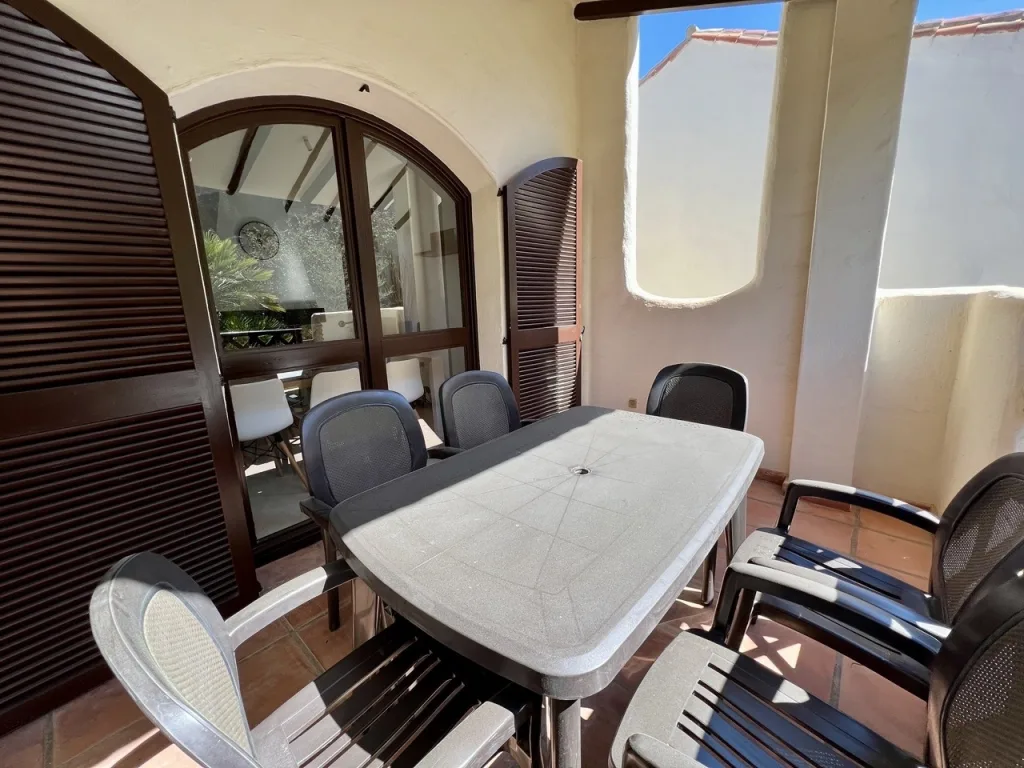 LA85 front terrace Large mtime20220316133541