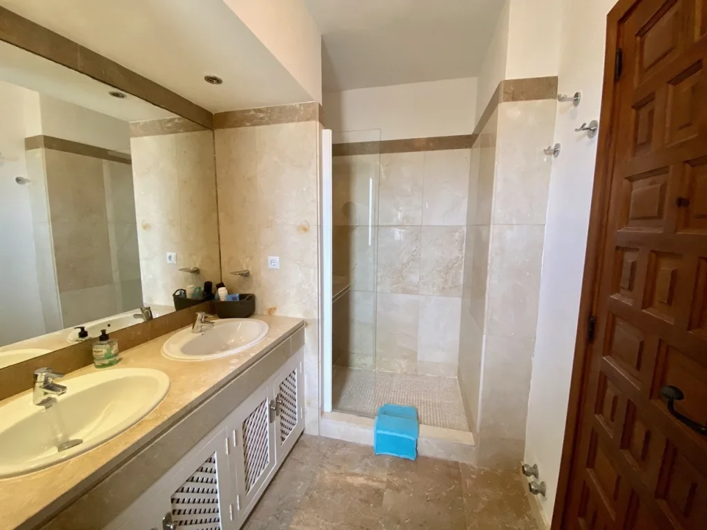 LA85 Bathroom 2 Large mtime20220316133513