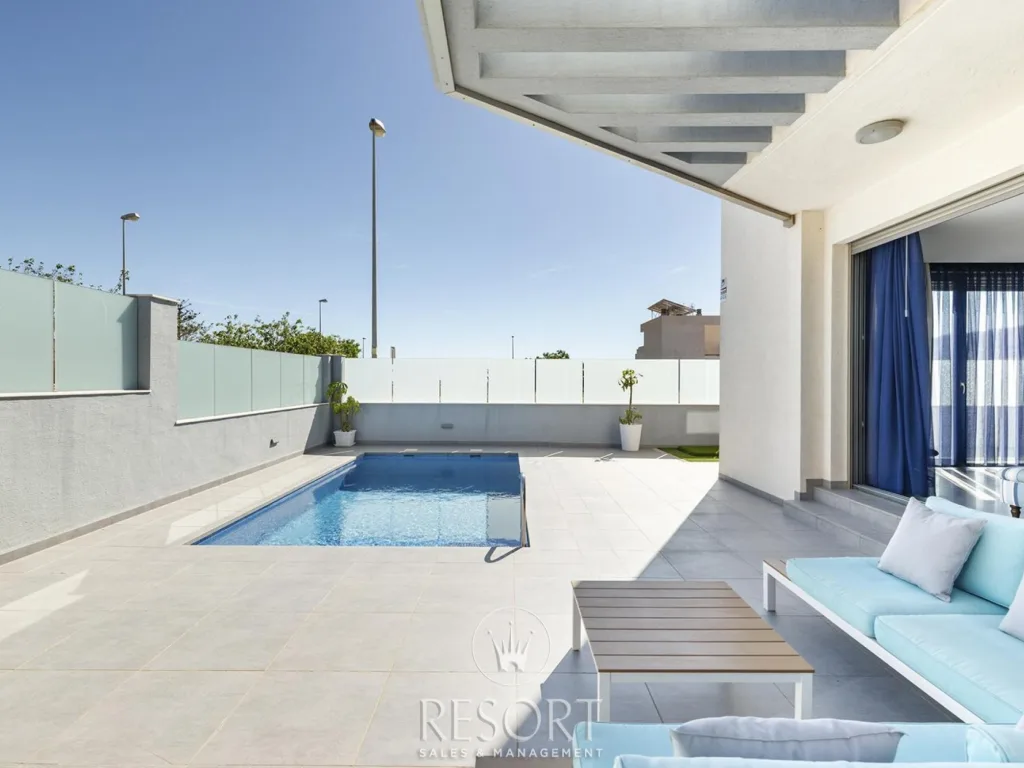 Los belones villa for sale 680a531d26354