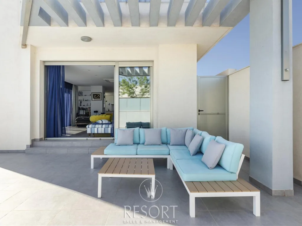 Los belones villa for sale 680a531e7c314