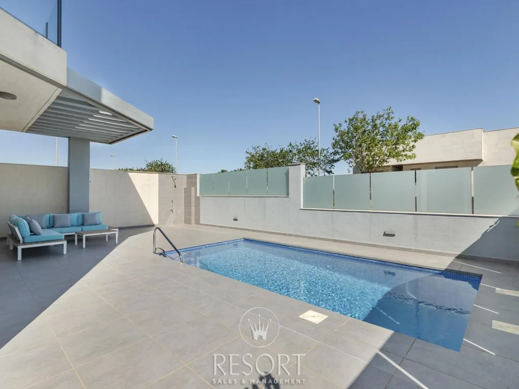 Los belones villa for sale 680a531fd84cd