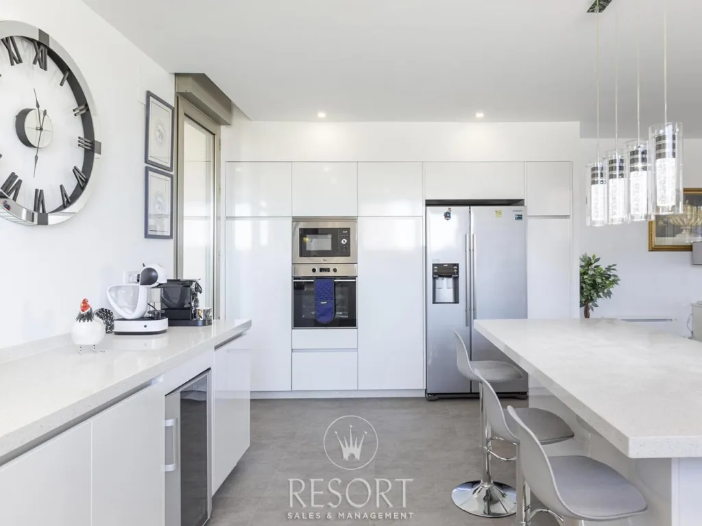 Los belones villa for sale 680a5328f3406