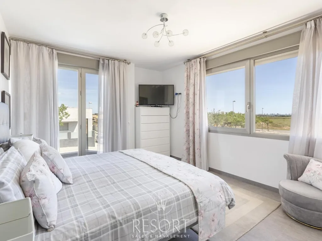 Los belones villa for sale 680a532b8f154
