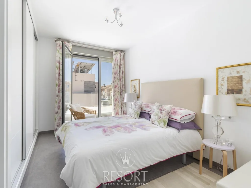 Los belones villa for sale 680a532c8b383