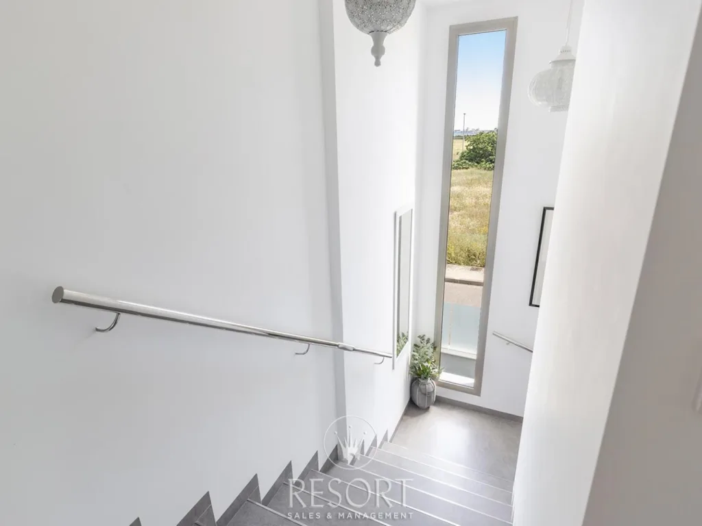 Los belones villa for sale 680a5370a7f0e