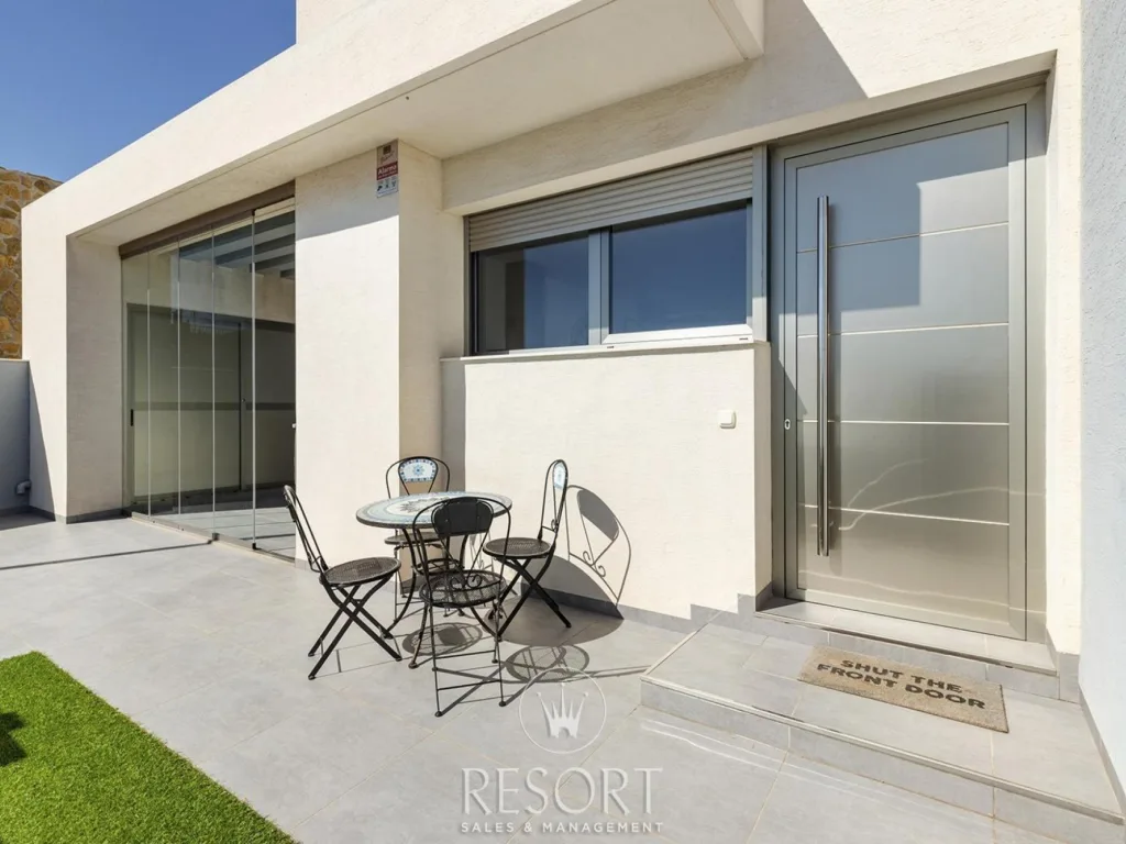 Los belones villa for sale 680a5375681eb