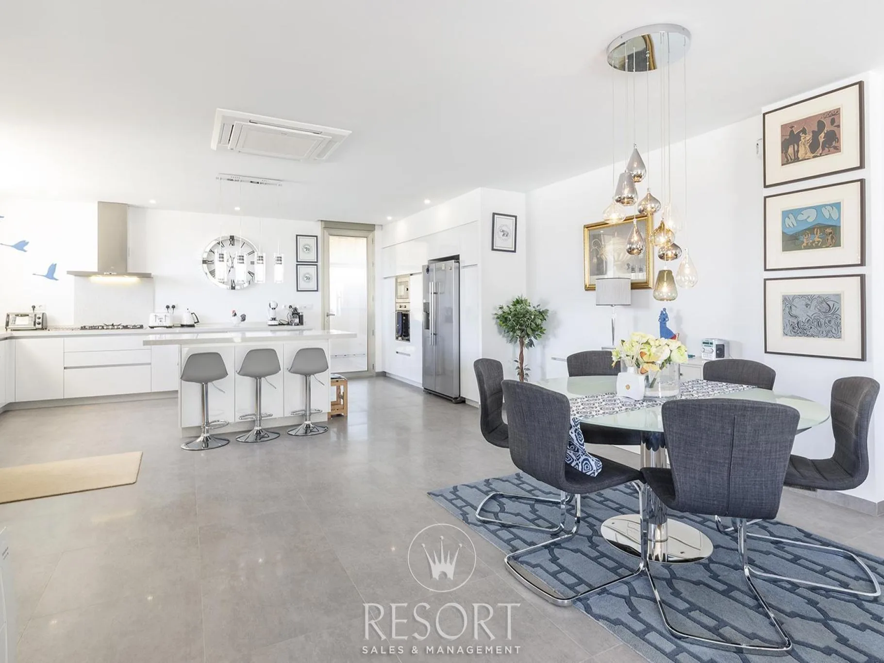 Los belones villa for sale 680a53240c1c7