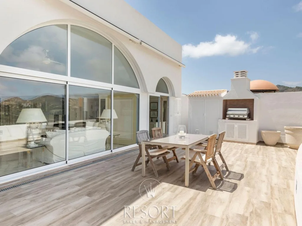 Miradores 318 for sale 64dc85c7683de