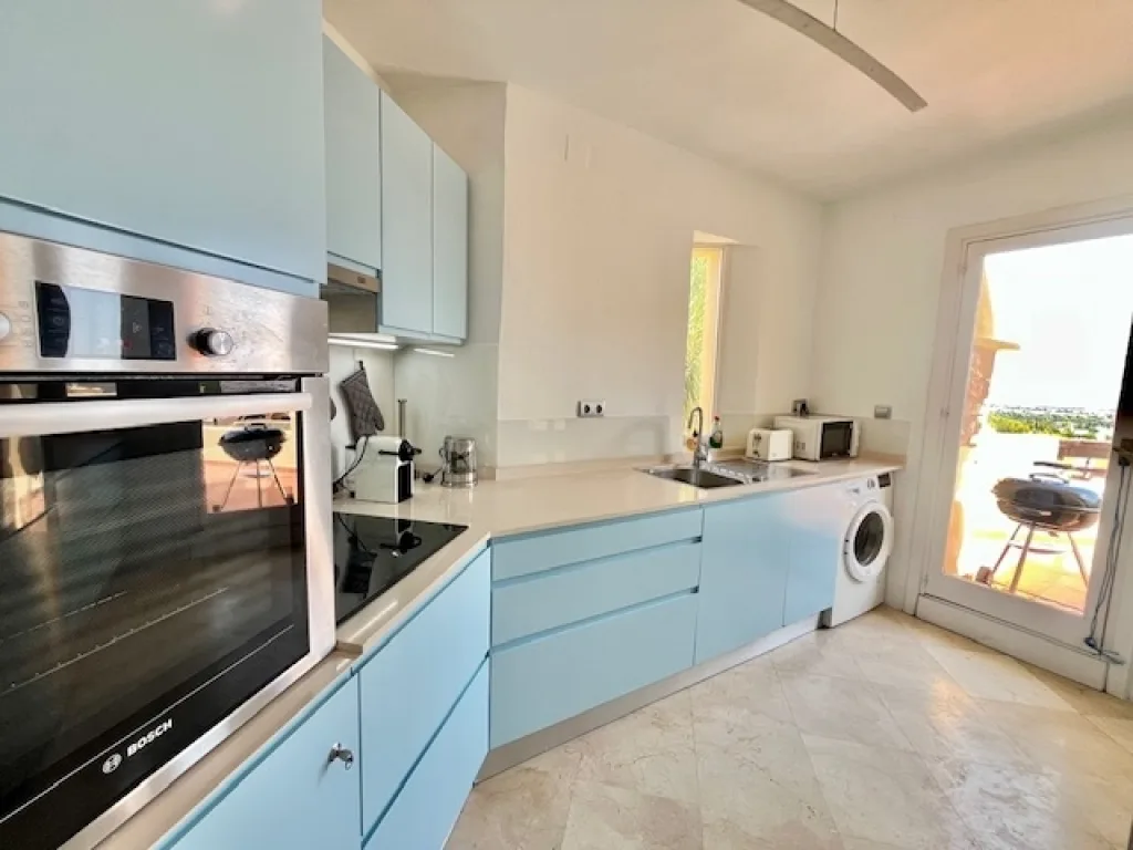 LM107 Kitchen