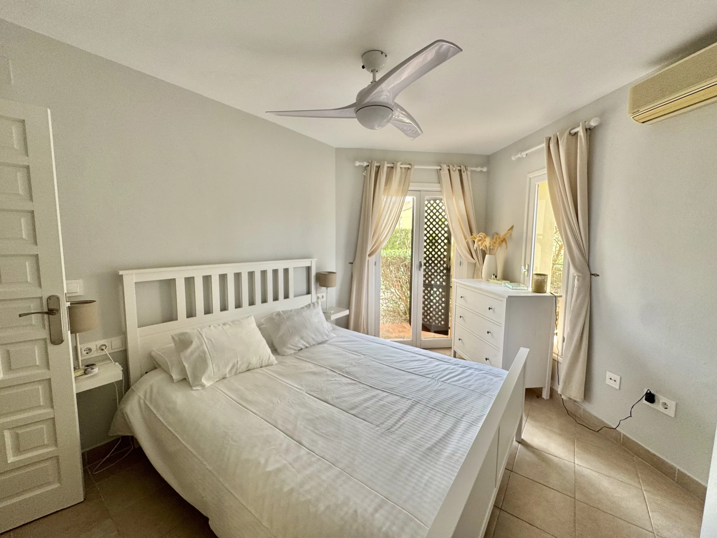 LM28 Bedroom 1 a