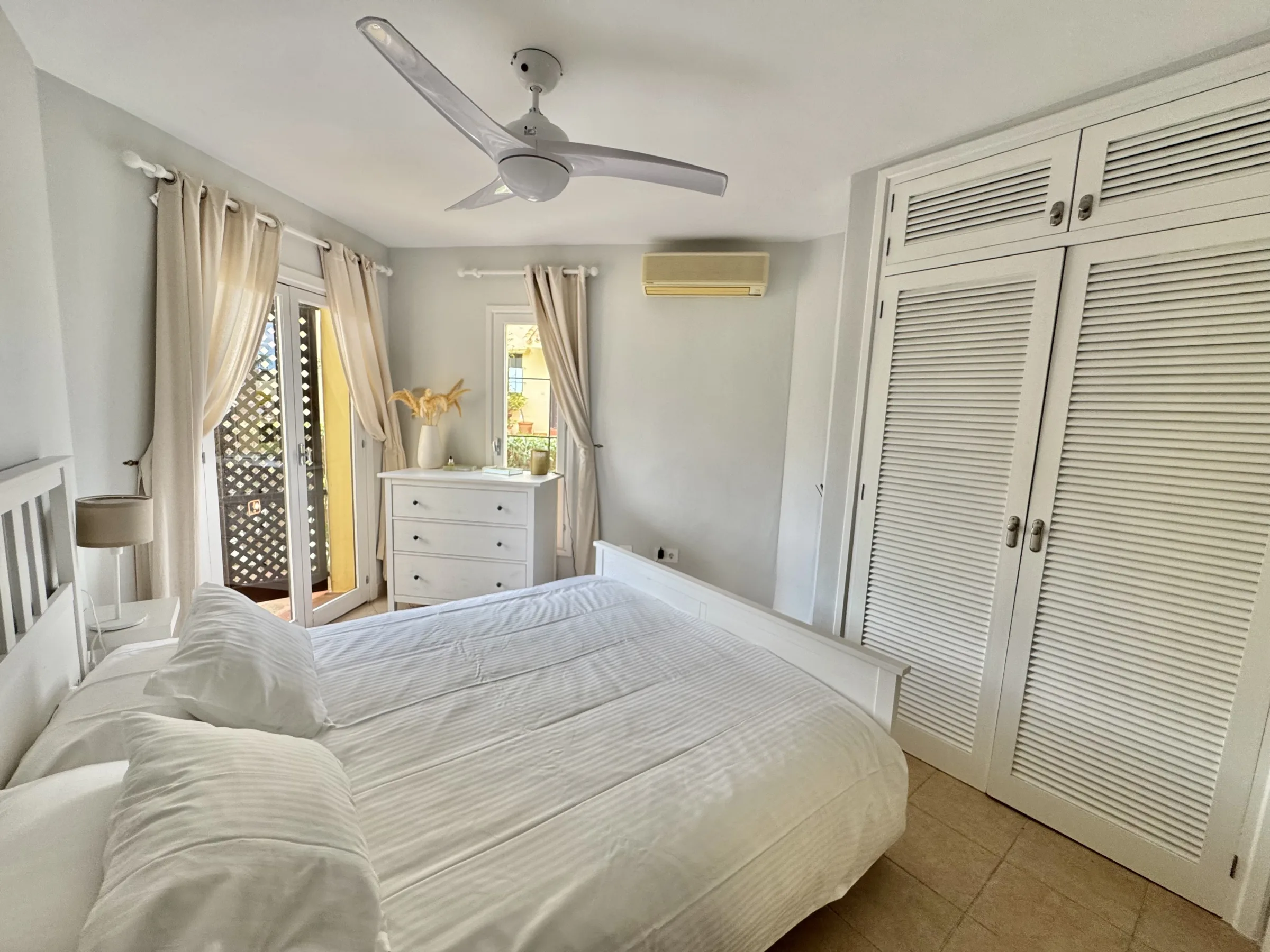 LM28 Bedroom 1 b