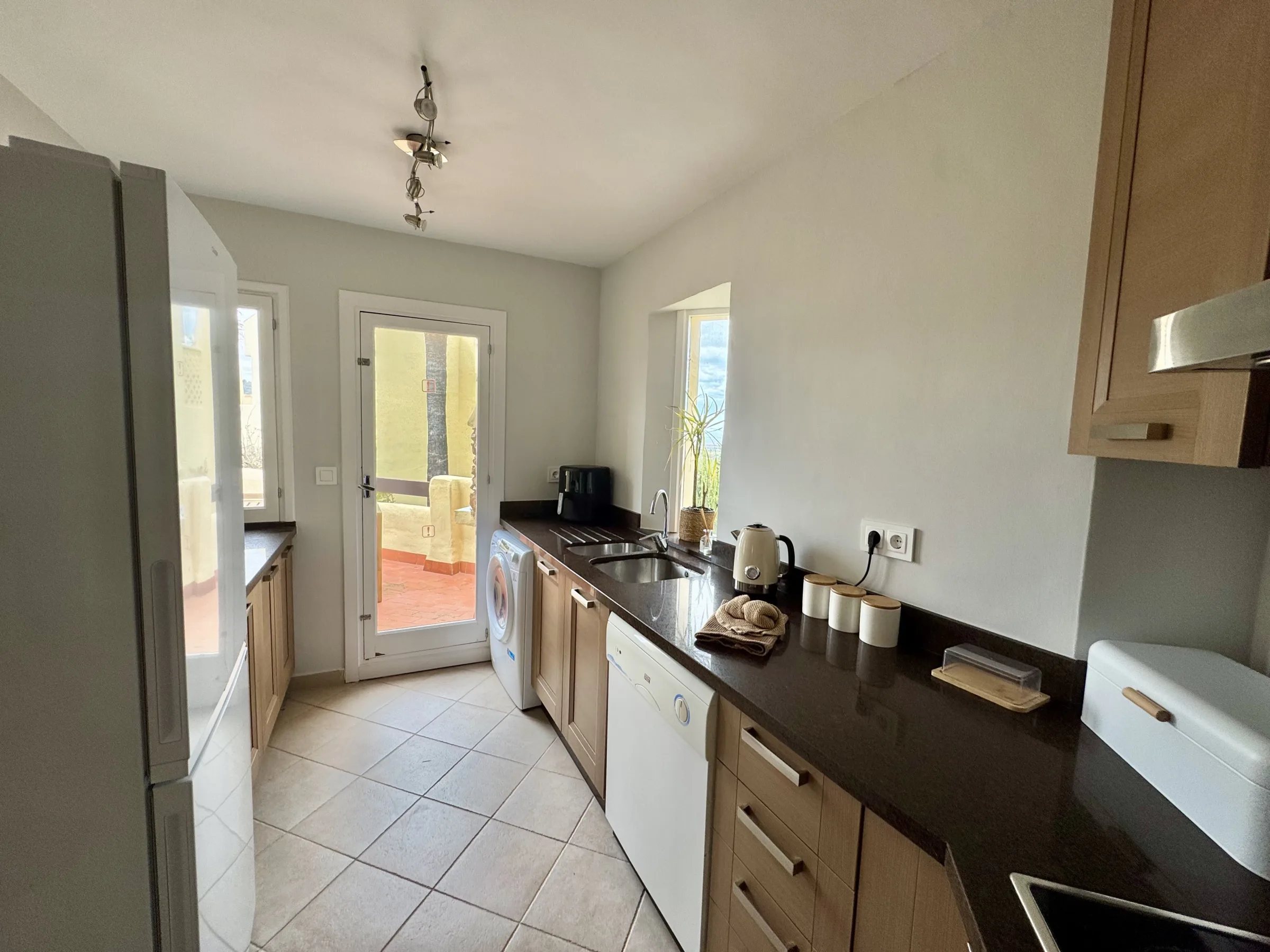 LM28 Kitchen c