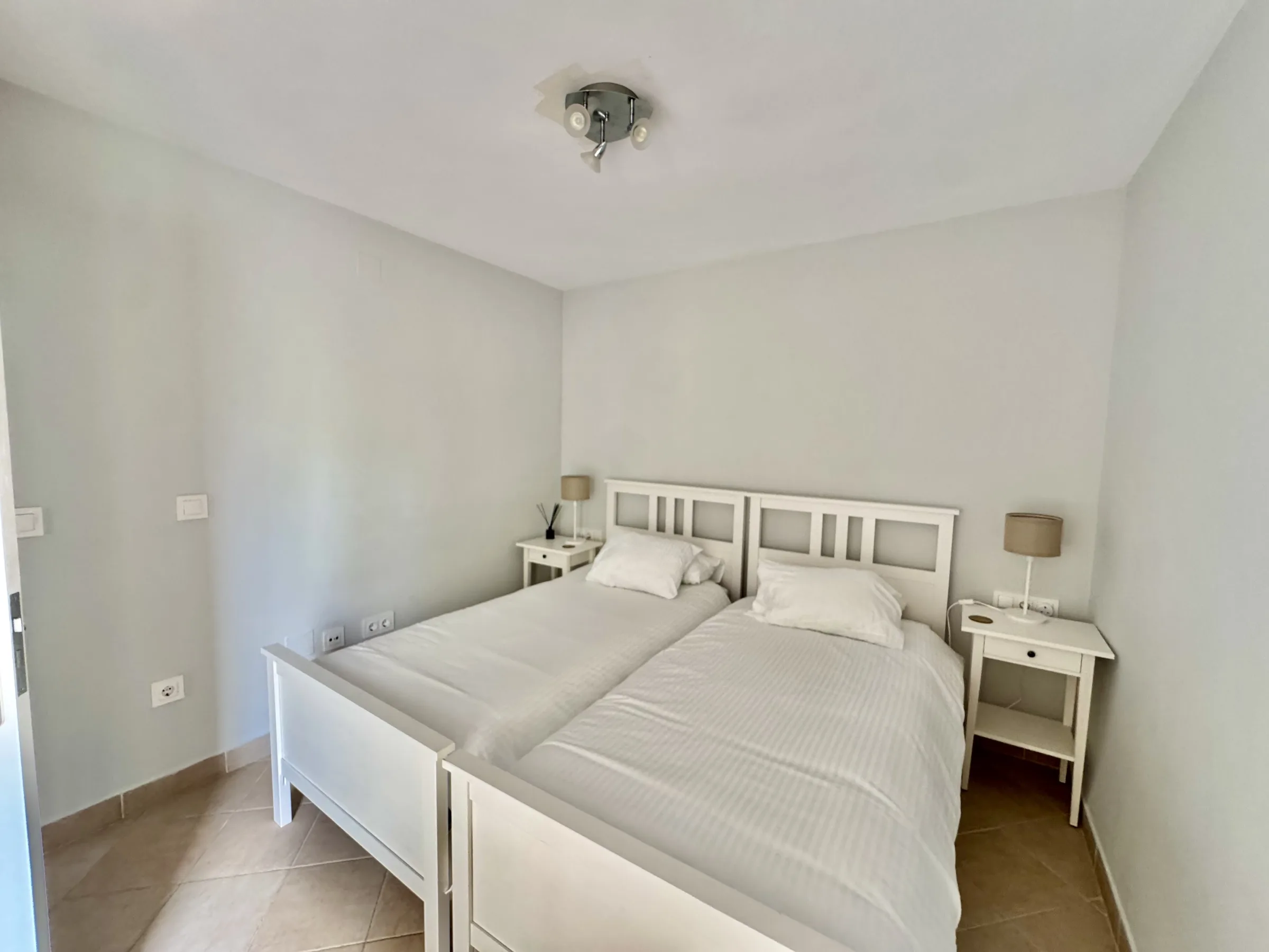 LM28 bedroom 2 a