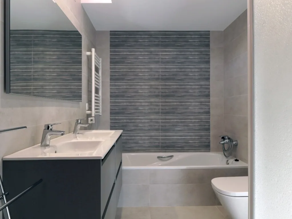 LNV3 bathroom 2