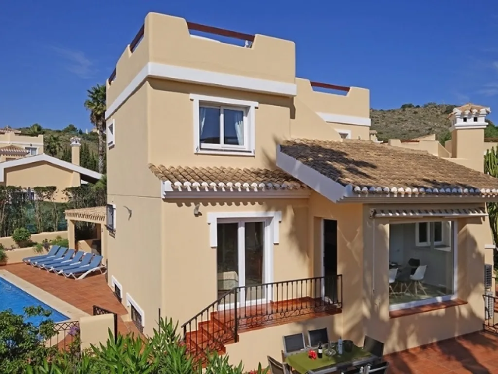 LNV3 rear of villa 2