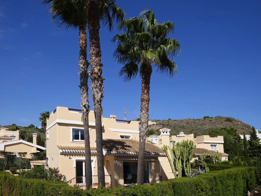 LNV3 rear of villa