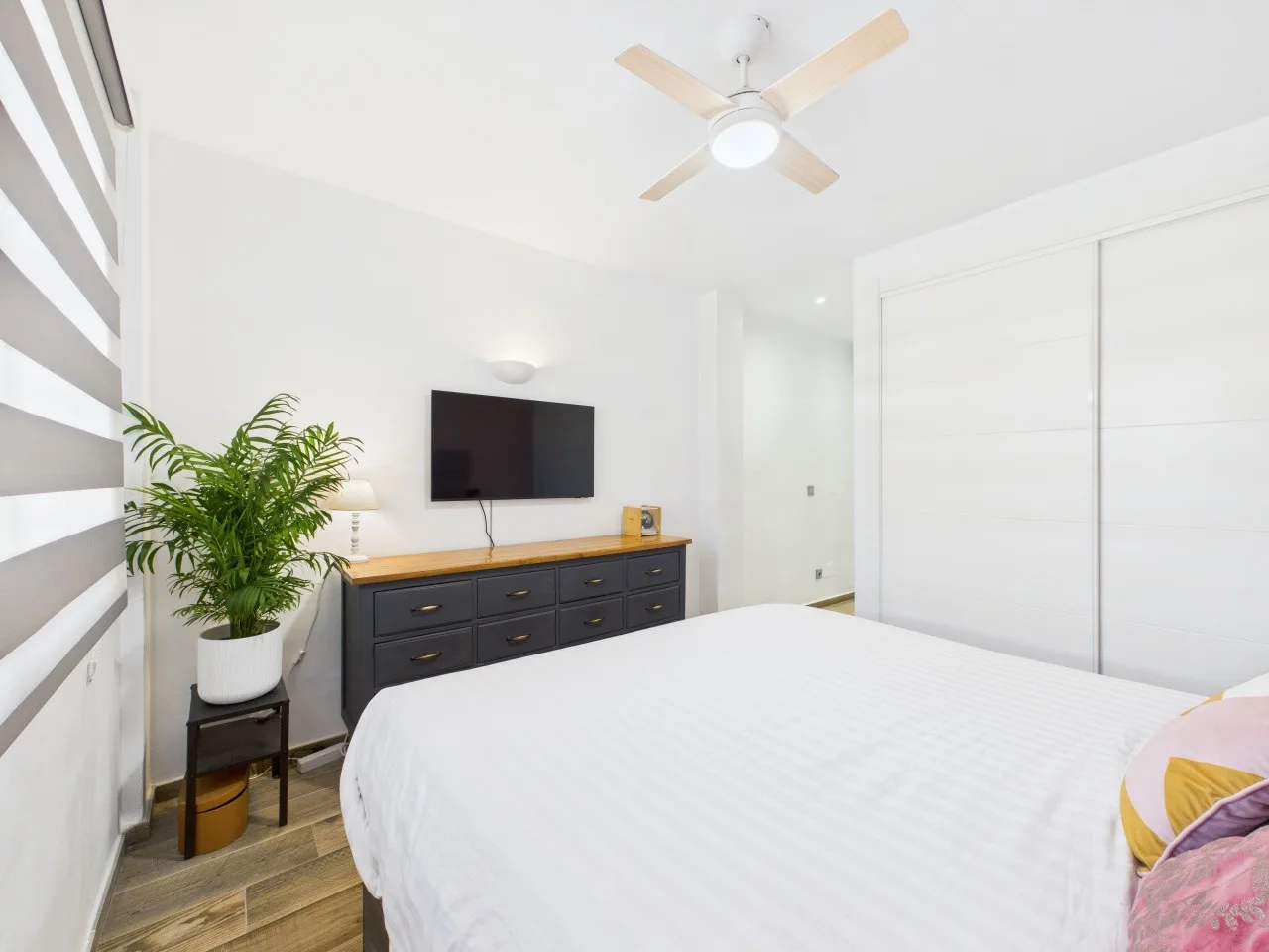 LNII 4 Bedroom 1 a
