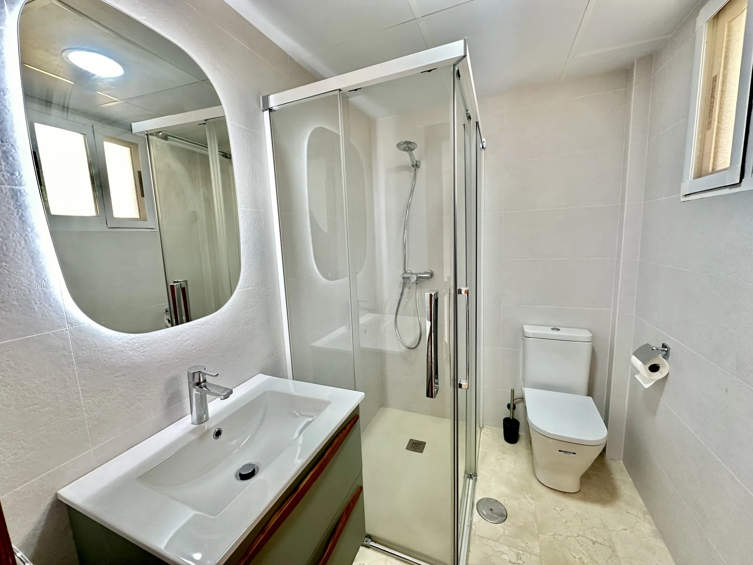 LN8 Bathroom 1