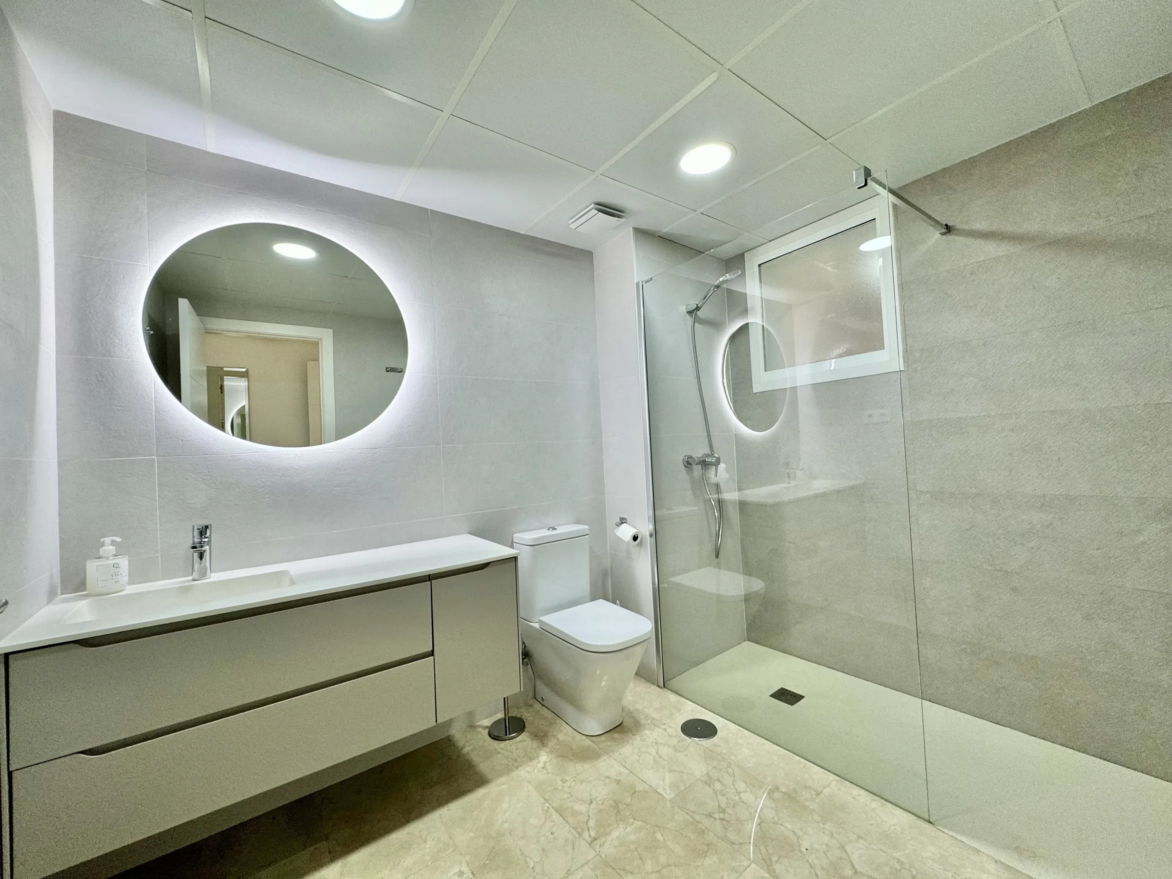 LN8 Bathroom 2