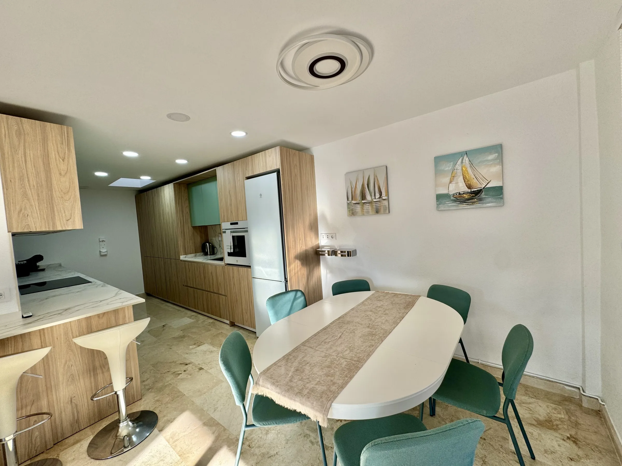 LN8 Dining Kitchen