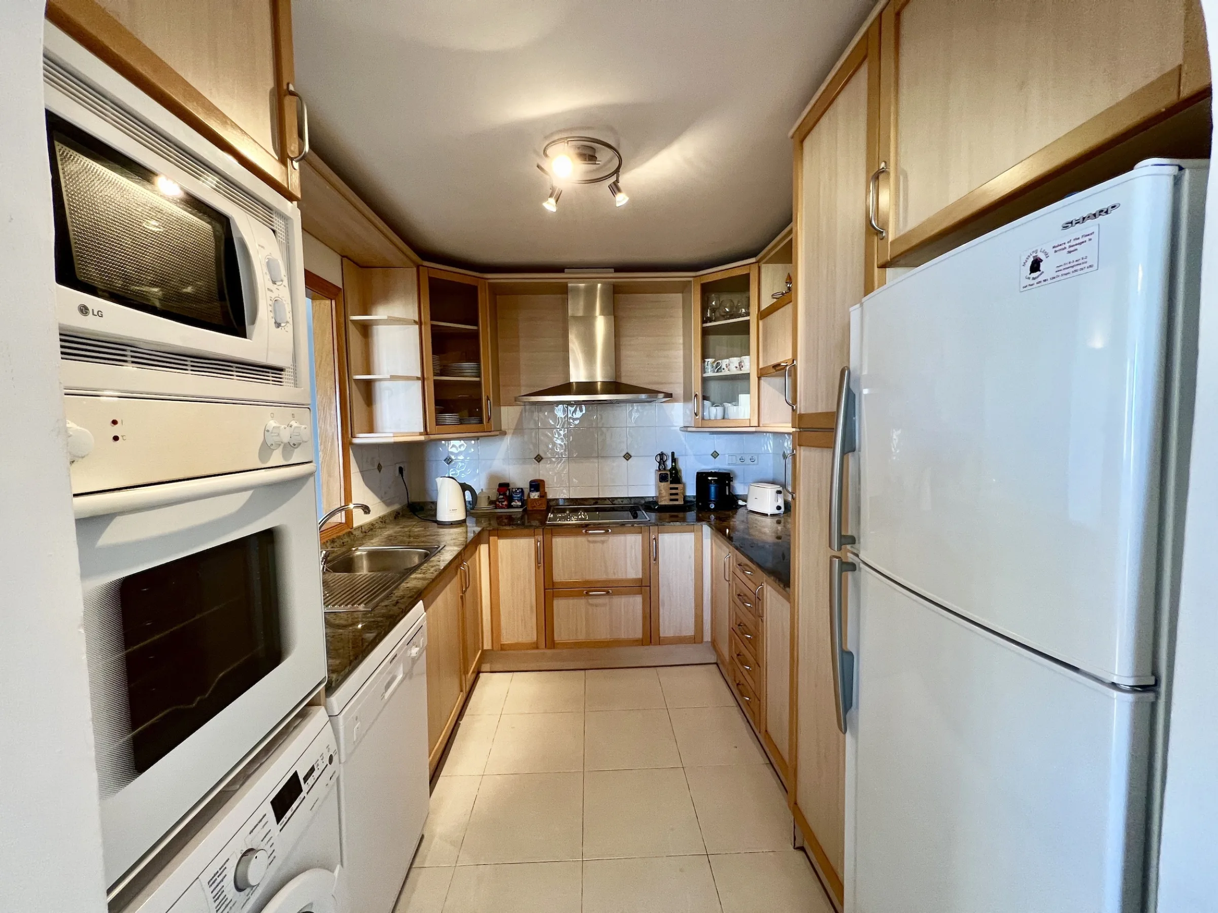 LO10 C Kitchen mtime20220907112145
