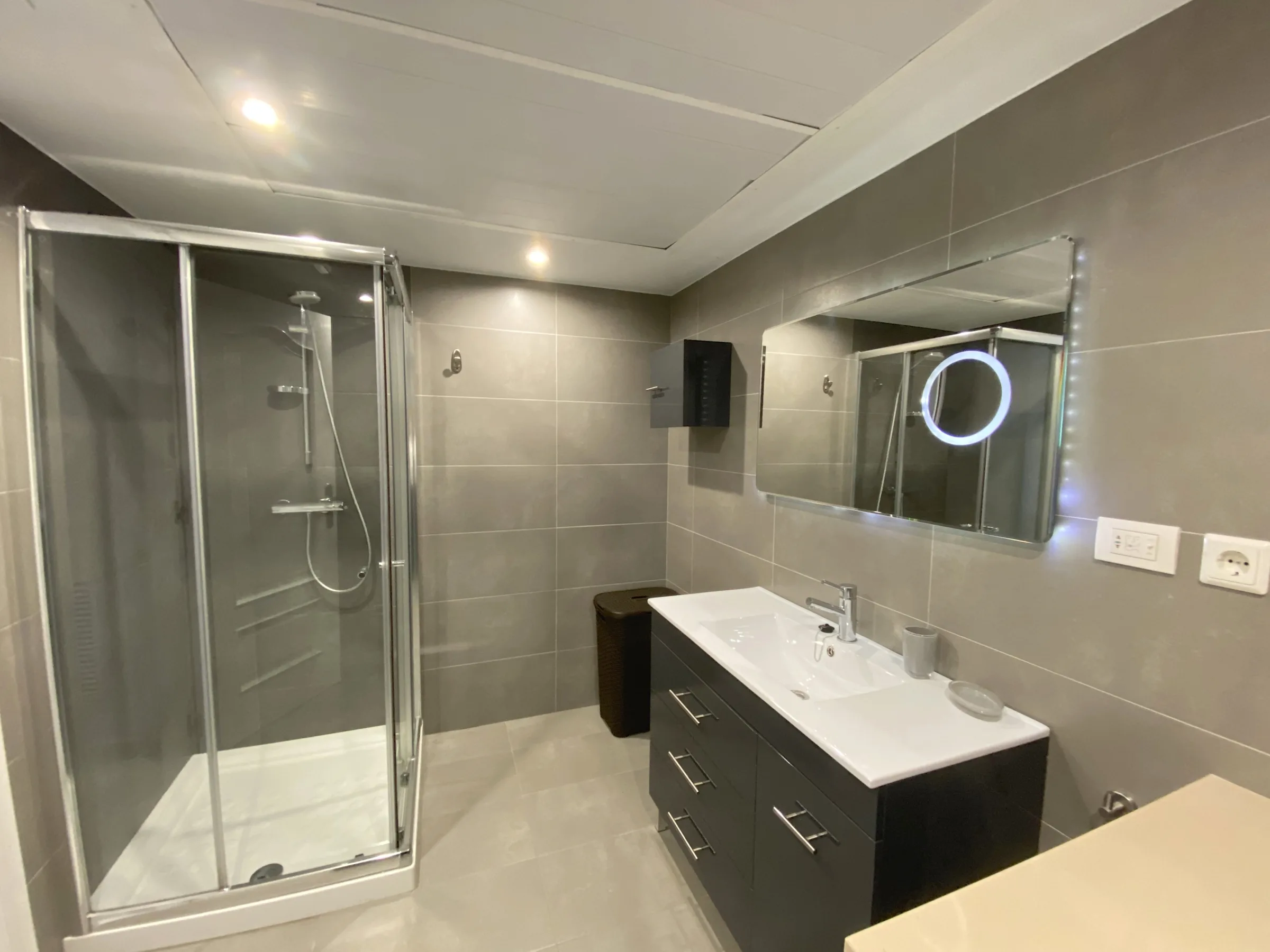LO11 C Family Bathroom mtime20200622155305