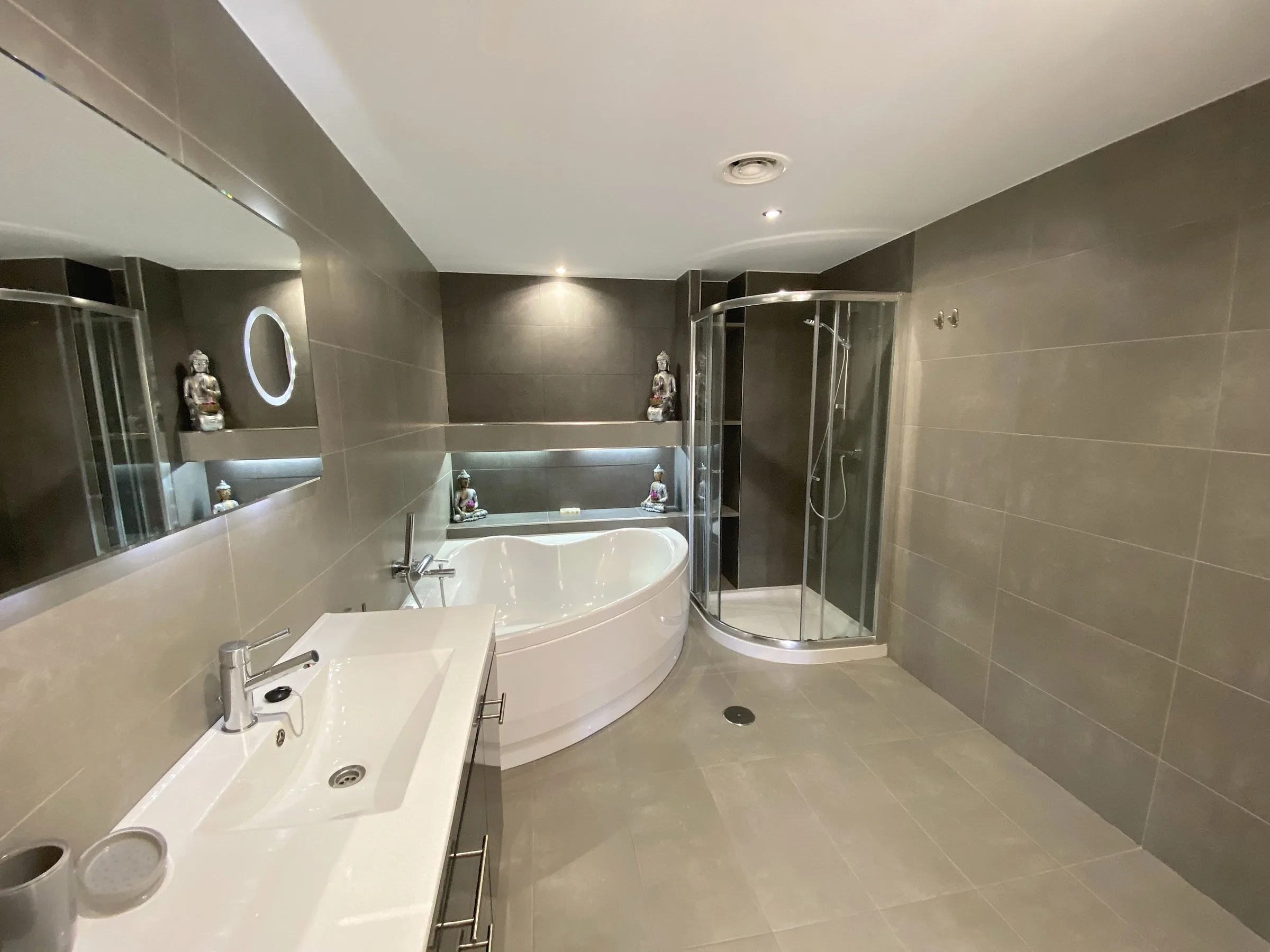 LO11 C Master Ensuite reszie mtime20200622160420
