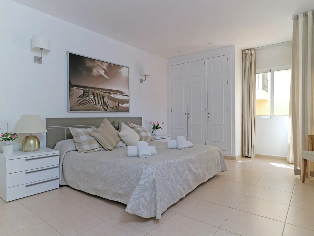 LO14 G Master Bedroom 230507 141348 mtime20230507141347